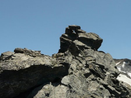 Rocher percé -à l’origine du nom de cette montagne ?