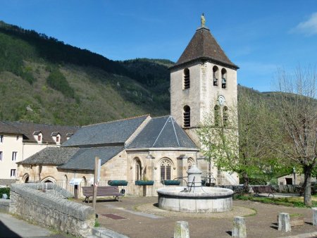 Collégiale ND de Quézac (XIe siècle)