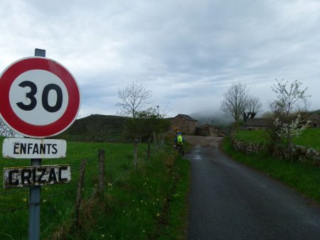 On n’y voit pas grand’ chose mais c’est l’arrivée à Grizac