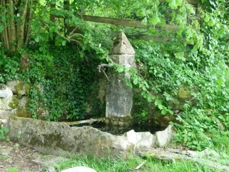 Une belle fontaine d’une histoire de fées ...