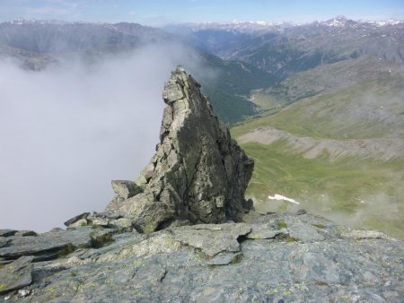 L’arête d’une autre voie d’ascension, plus axée sur l’escalade.