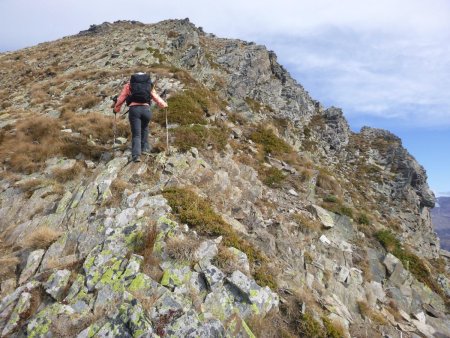 Le terrain se fait plus minéral