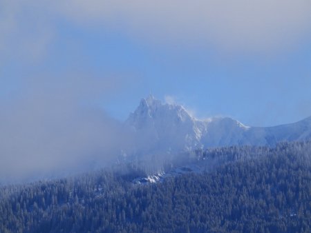 Zoom sur l’Aiguille du Midi.