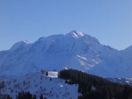 Zoom sur le Mont Blanc.