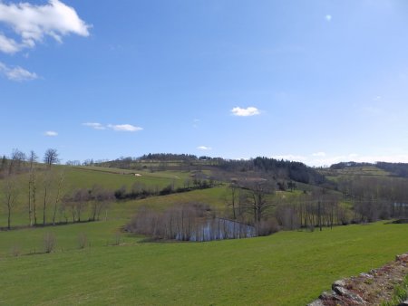 Au hameau de Chiparie, entre Soleymieux et les Pins du Monsu.