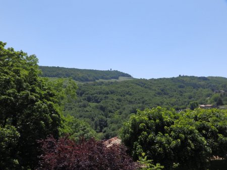 Le Mont Thou vu de l’esplanade de l’église.