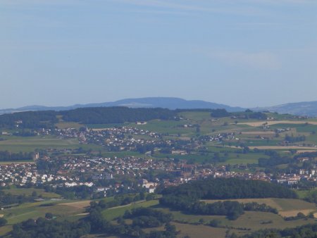 Saint-Symphorien-sur-Coise et le Mont Boussuivre.