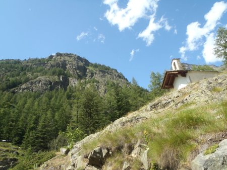 Le petite chapelle au-dessus du pont