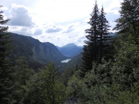 Vers le lac de Montriond et le Roc d’Enfer.