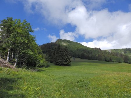 La Croix du Planet est là-haut.