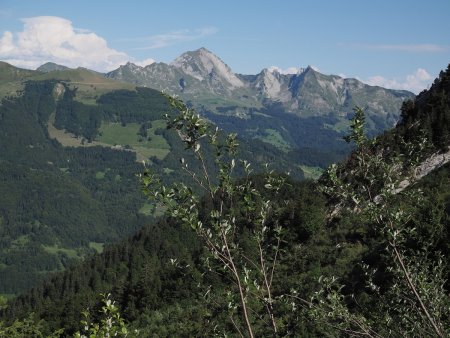 Vue vers Sulens et Charvin.