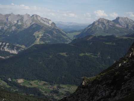 Vue du cirque vers le col des Aravis