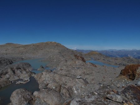 au milieu des moraines et des roches moutonnées