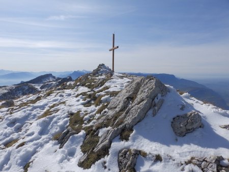 Croix sommitale.