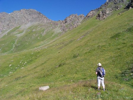 Sur le plateau du Laro sous le pas de la Beccia