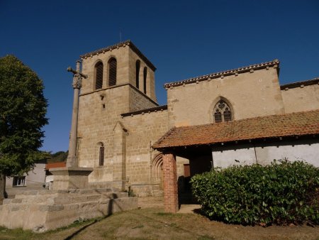 Église et croix.