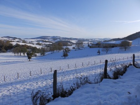 Vue vers le Signal de Saint-André. À droite de la photo, la Pocachardière.