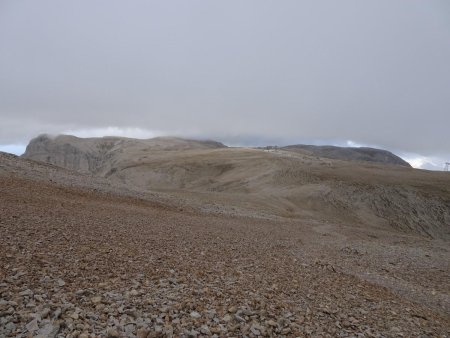 Regard arrière sur le Plateau de Bure