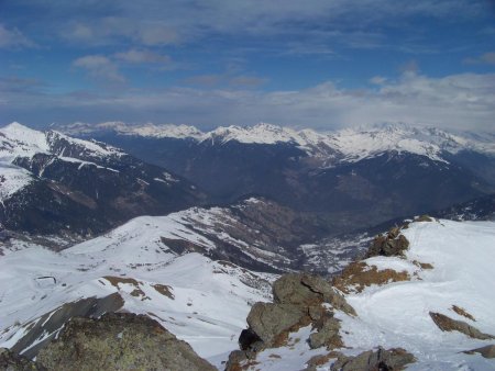 Le val Morel et le Beaufortain depuis le sommet.