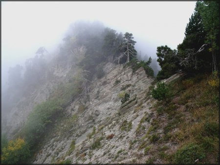 Dans les ravines sous la Tête de Praorzel.