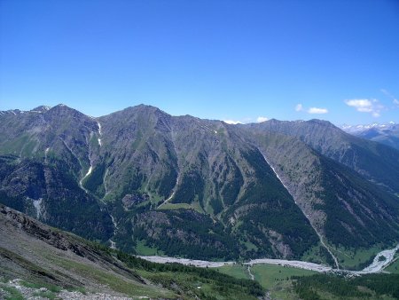 Le Sparveyre Pic de Ségure Pic Chabrière et le Maloqueste au-dessus de la Vallée du Guil