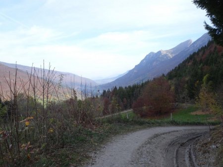 Sur le chemin au-dessus de Pré Tallon