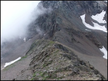 De l’arête du Rocher de l’Homme, le Col de Roche Noire.