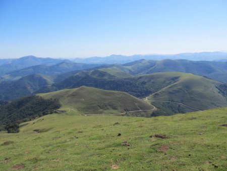 Vue vers l’Eurtegi et le Puerto d’Artesiaga.