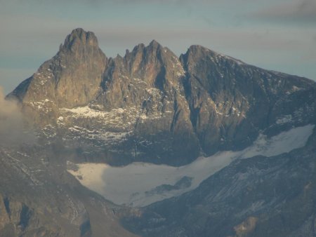 Grand Pic et Croix de Belledonne, légèrement saupoudrés