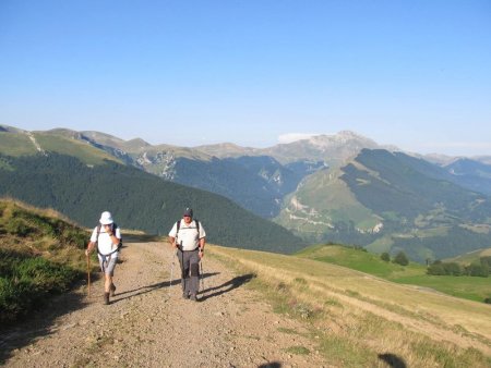 Sur la piste du Negümendi, au fond le pic d’Orhy