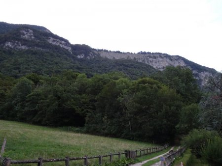 Sous la falaise du Malpassant