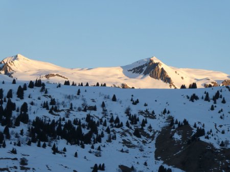 Levé du soleil sur la point de Comborsier