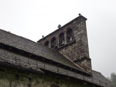 Clocher-mur de l’église de St-Cirgues de Jordanne