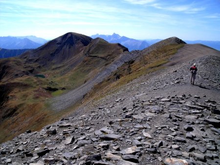 Sur les crêtes en direction du col sans nom, coté 2 489m donnant accès au Vallon de Gary