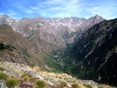 On domine la vallée