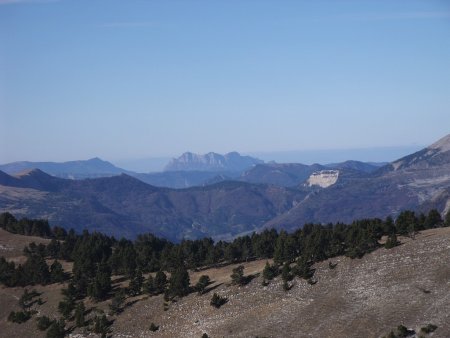 Zoom, sur les Trois Becs de la Plane du Pin.