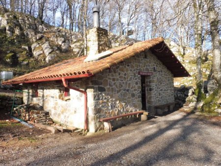 Refuge de Golbaiko Borda 950m, refuge rénové.