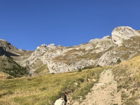 Vers la Baisse de l’Aiguille