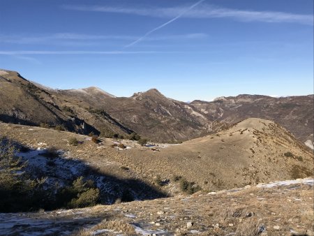 Crête sur les points 1453 1517 1523 (vue rétro)