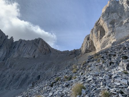 La première partie montant aux gradins pour accéder au col de l’Obiou.