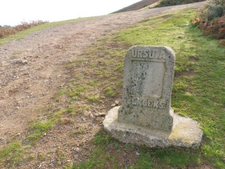 Dans la montée qui suit, on est dans les estives. la borne nous l’évoque avec la mention Bergers.