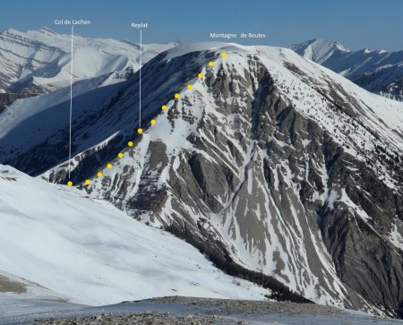 L’arête sud-ouest vue du Moure Frey (photo prise en hiver).