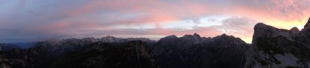 Lever du soleil sur les Alpes Juliennes